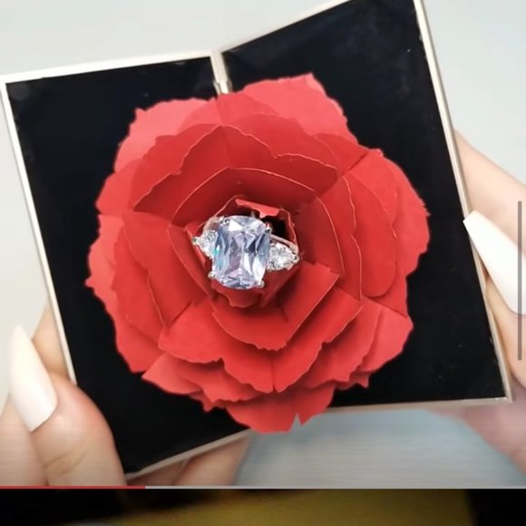 NEW LUXURY CUSHION DIAMOND S925 STERLING SILVER RING, CUTE RING, SHINY RING. - Picture 4 of 4